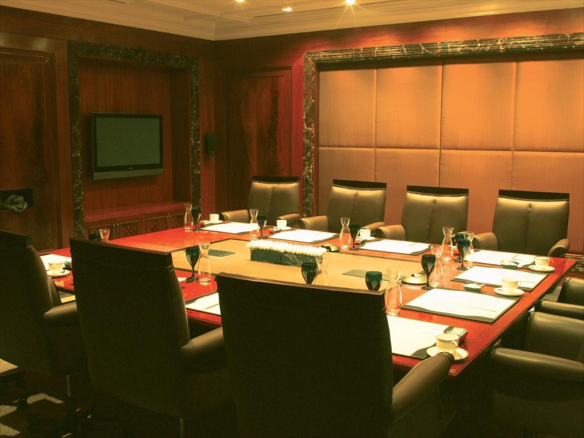 The Claridges New Delhi Ξενοδοχείο Ανέσεις φωτογραφία The boardroom of the club