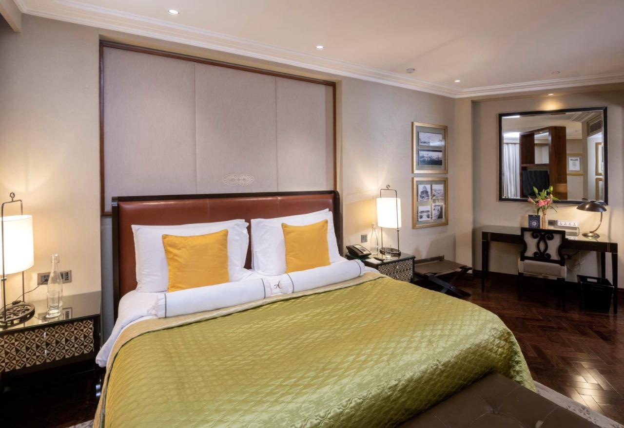 The Claridges New Delhi Ξενοδοχείο Εξωτερικό φωτογραφία A room at the Taj Mahal Palace