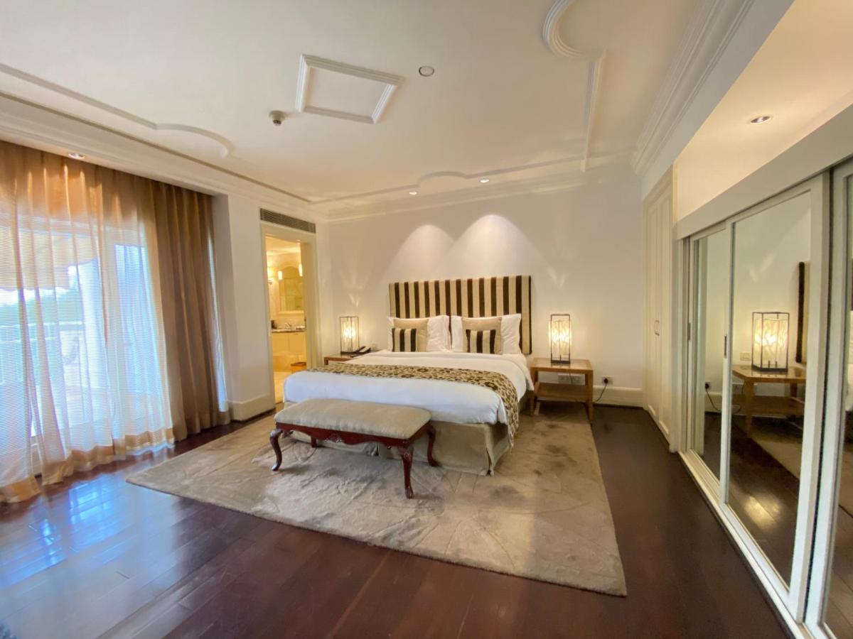 The Claridges New Delhi Ξενοδοχείο Εξωτερικό φωτογραφία A bedroom at the Taj Bengal