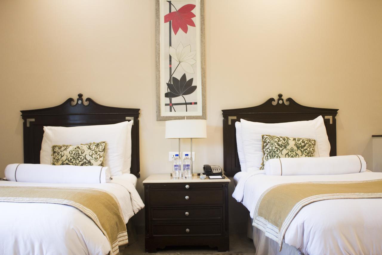 The Claridges New Delhi Ξενοδοχείο Εξωτερικό φωτογραφία A room at the hotel